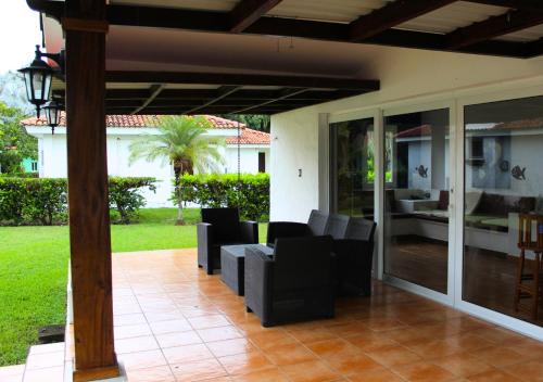 شرفة/ تراس, Las Veraneras Villas & Resort in Los Cobanos