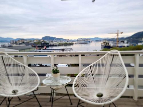 Apartments with parking and terrace - Ålesund