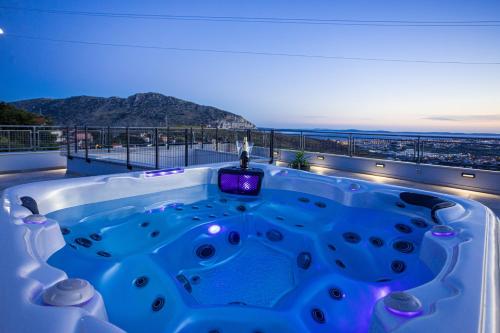 Pezsgőfürdő, Villa Father's Dream in Zrnovnica