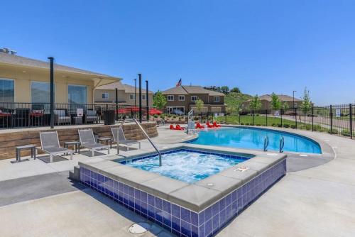 Resort Like Amenities King bd Qn bd Sofa bd Fast Wi-Fi Slps7 - Apartment - Colorado Springs