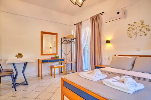 Logas Beach Studios Peroulades Corfu