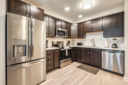 Brand new 3 bedrooms condo just beside Universal parks - image 11