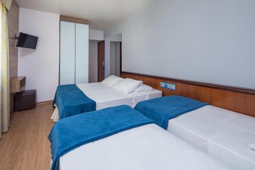 Superior Quadruple Room image 2