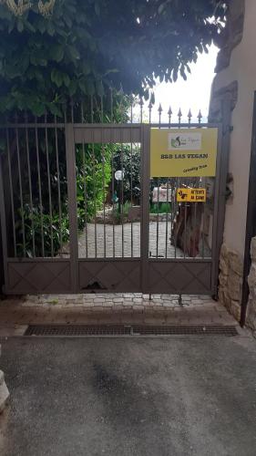 B&B Las Vegan 2