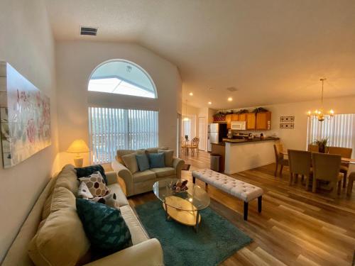 Four Bedroom Pool Home - 143 FL - VUSA in Davenport, USA