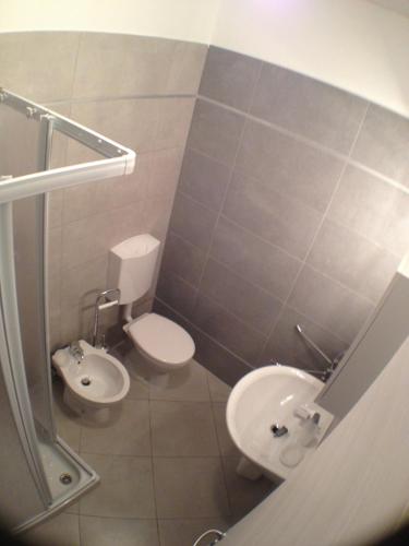 Small One-Bedroom Apartment (4 Adults) image 4