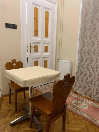 Central Location for One Person, Budapeszt