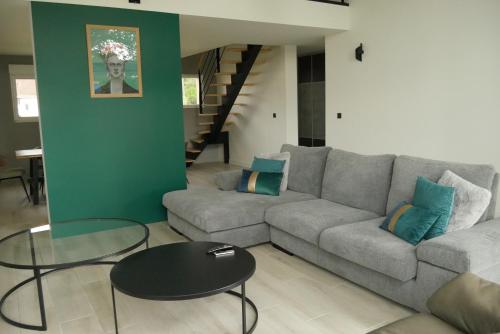 Logement à 100m du virage d'Arnage- Circuit des 24h du Mans - 6 personnes gîte à louer Les Loges