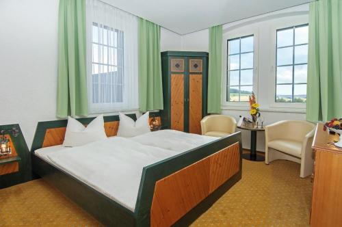 1 queen bed