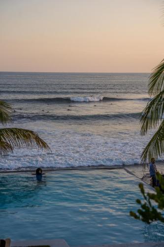 Puro Surf Hotel