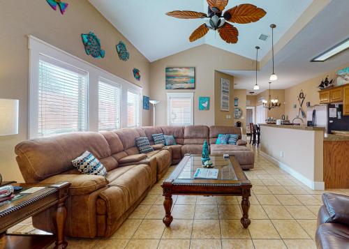 MIBB10 The Hidden Gem of Port A Secluded Condo with Community Pool, Boardwalk and Beach Access in Mustang Beach, USA