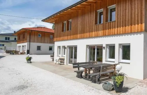 Ferienhaus4 familienfreundlich nahe Millstätter See, voll ausgestattete 85m2, jedes Schlafzimmer eigenes Bad, Sonnenterrasse, ideal für Aktivitäten am See oder in den Bergen in Döbriach, Österreich