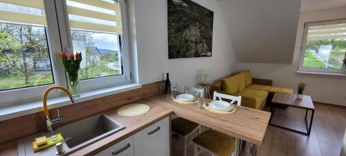 Konyha, Kolorowe Cieplice - Apartamenty z widokiem na Karkonosze in Jelenia Góra