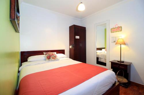 Single Room image 2