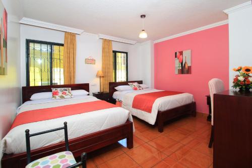 Twin Room image 5