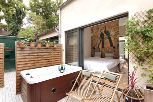 PARIS Maison Exception Terrasse Jacuzzi Parking gratuit - Location, gîte - Saint-Ouen-sur-Seine