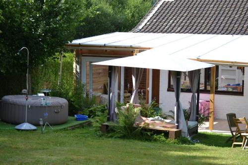 Naturist B&B The Little Paradise chambre d'hôte Surice