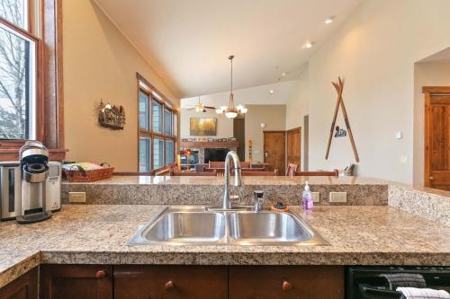 Main Street Junction Redtail Condo Great Location in Breckenridge, USA