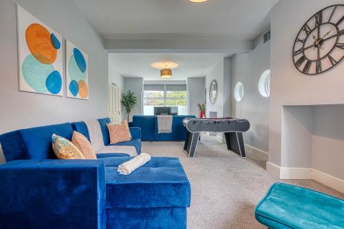 Spacious Nottingham Abode - Sleeps 16