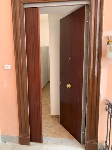 Vista exterior, MIRIS home fast and comfortable with self check in 8 minutes walk near Naples airport in Airport