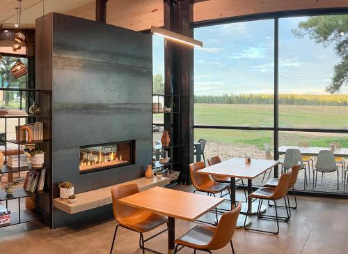 Restaurant, Backland Luxury Nature Resort in Parks