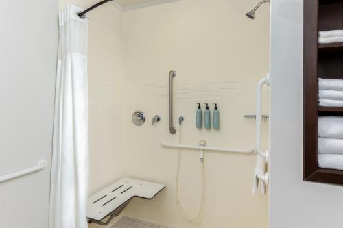 Residence Inn by Marriott Kansas City at The Legends - image 13