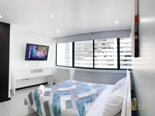 Puerto Santa Ana, Lujoso y Exclusivo Departamento en piso alto!
