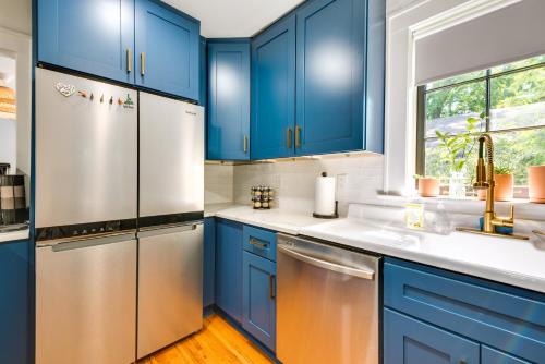 Updated Atlanta Getaway with Yard about 5 Mi to Downtown in Atlanta, USA