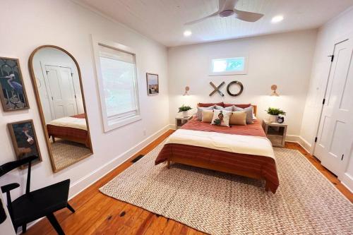 Mill House in Beautiful Downtown Jefferson Mill House in Beautiful Downtown Jefferson