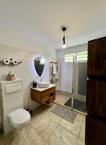 Bathroom, Ti Bwa Lodge, bas de villa cosy, piscine & vue mer in Capesterre-Belle-Eau