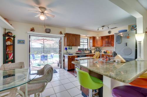 Palm Harbor Rental with Private Pool 3 Mi to Beach!