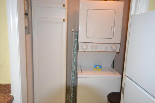 Ground Floor Convenient Gated Condo At Beach Sawgrass - Pet Friendly!!! in Ponte Vedra Beach, USA