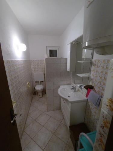 Two-Bedroom Apartment with Balcony and Sea View image 7