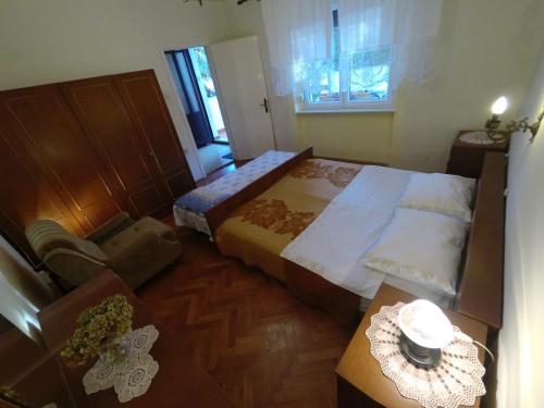Three-Bedroom Apartment with Terrace and Sea View image 10