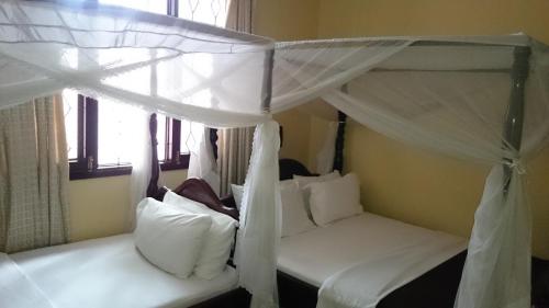 Transit Airport Bed & Breakfast Room Type - Deluxe Triple Room