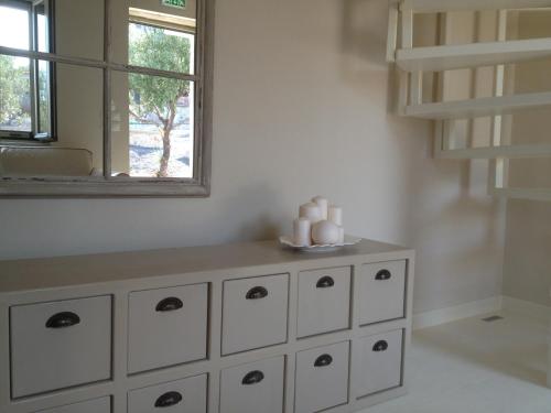Katikies Manis - image 10
