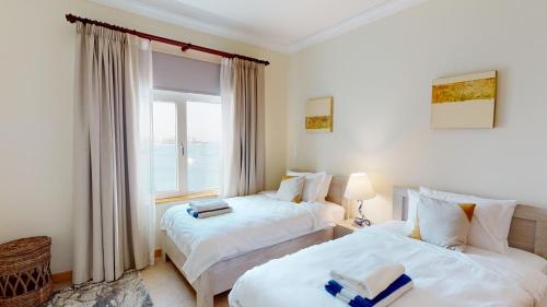 Al Dabas Beach Views 3BD Sleeps 6 Beachfront Beach & Pool Access - DVH Holiday Homes - image 7