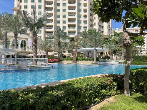 Al Dabas Beach Views  3BD Sleeps 6  Beachfront Beach   Pool Access - image 11