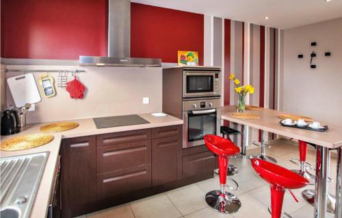 廚房, Lovely Home In Lussas in 呂薩