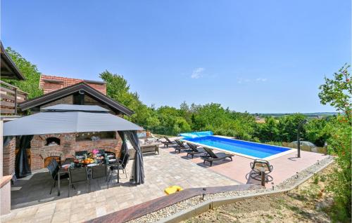 Awesome Home In Kapela With Heated Swimming Pool