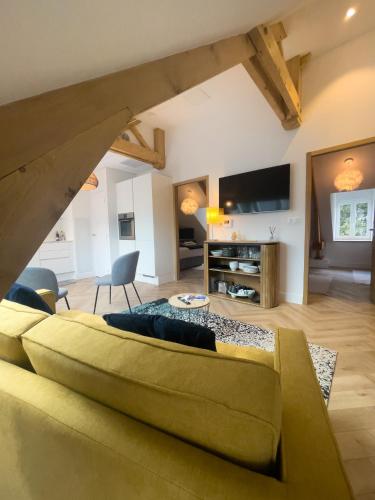 ห้องส่วนกลางสำหรับนั่งเล่น/ดูทีวี, La Maison Regent & spa - Plage de la Baule in พอร์นิเชต์