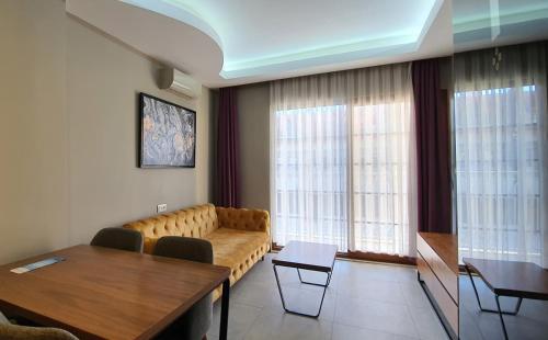 Golden Life Residence
