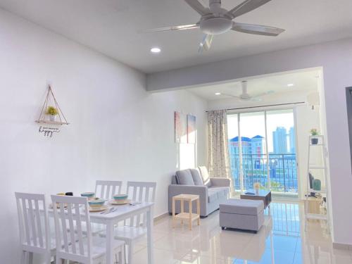 Modern Stylish 2 ROOM SUITE MP8@Metropol Perda BM