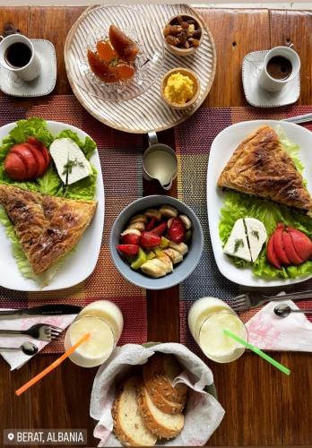 Elvish Garden Boutique B&B – Berat, IA