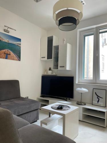 Apartment “Jelin dvor” 3+2, Bacvice, Split, Split (photo 3)