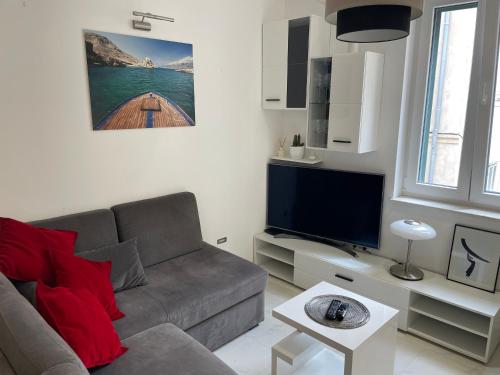 Apartment “Jelin dvor” 3+2, Bacvice, Split, Split (photo 2)