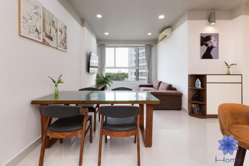 Luxurious,Spacious&Modern 2BRs Apt w/Free Gym&Pool
