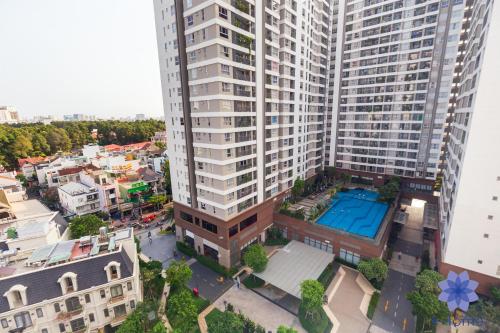 Luxurious,Spacious&Modern 2BRs Apt w/Free Gym&Pool