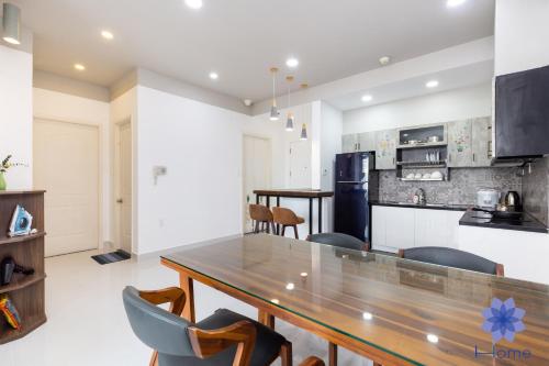 Luxurious,Spacious&Modern 2BRs Apt w/Free Gym&Pool
