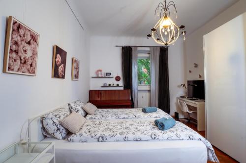 Central Living Vegova-with parking, Ljubljana (photo 9)